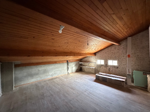 Intérieur rénové, quartier calme et nature à deux pas du lac