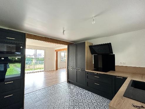 Intérieur rénové, quartier calme et nature à deux pas du lac