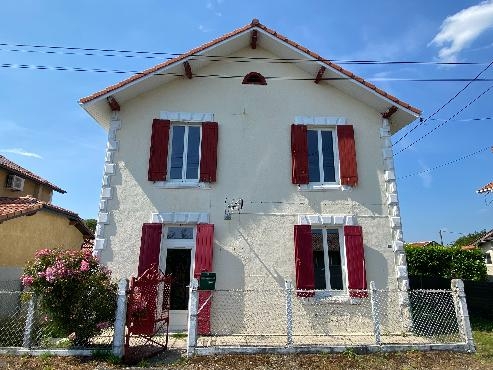 Maison de caractère avec de beaux volumes !