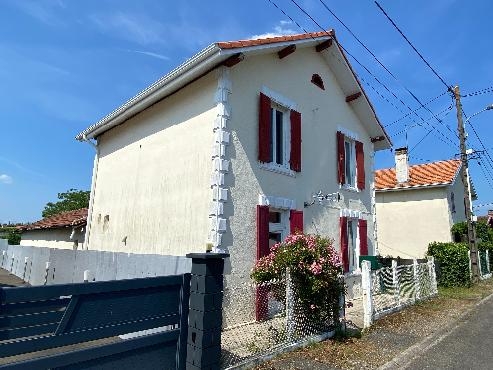 Maison de caractère avec de beaux volumes !