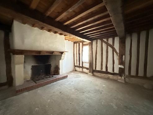 Maison landaise typique en bordure de ruisseau