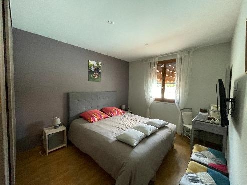 Située à deux pas des commerces, services et espaces verts