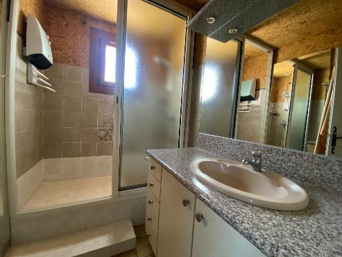 Située à deux pas des commerces, services et espaces verts