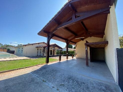 Située à deux pas des commerces, services et espaces verts