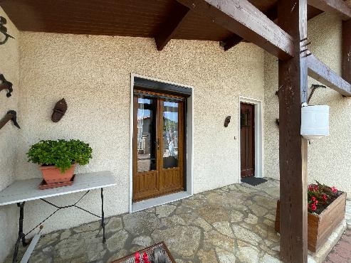 Située à deux pas des commerces, services et espaces verts