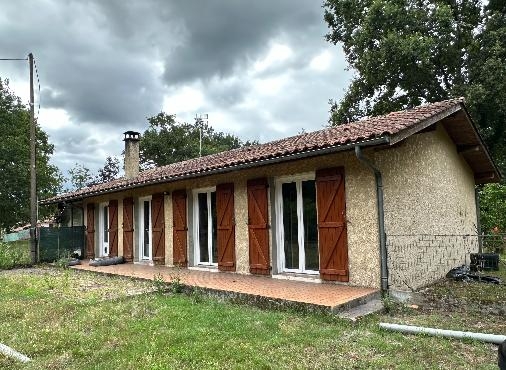 Sur un airial de 4 400 m², maison 3 ch. habitable de suite