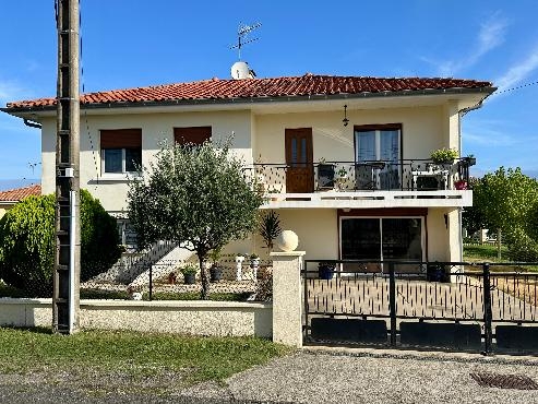 Une maison familiale pleine de charme vous attend !